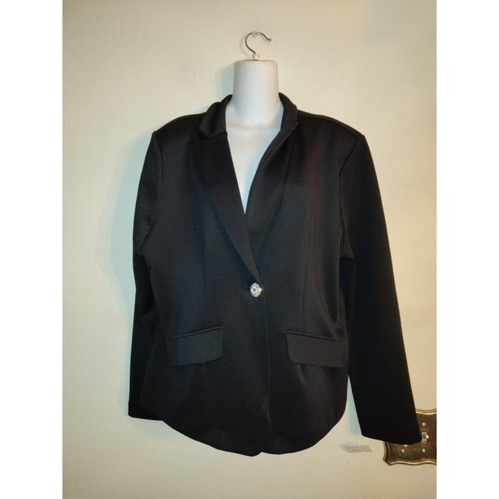 New with tag Women's Glamour Black Jacket Rhinestone Button Size L See descript